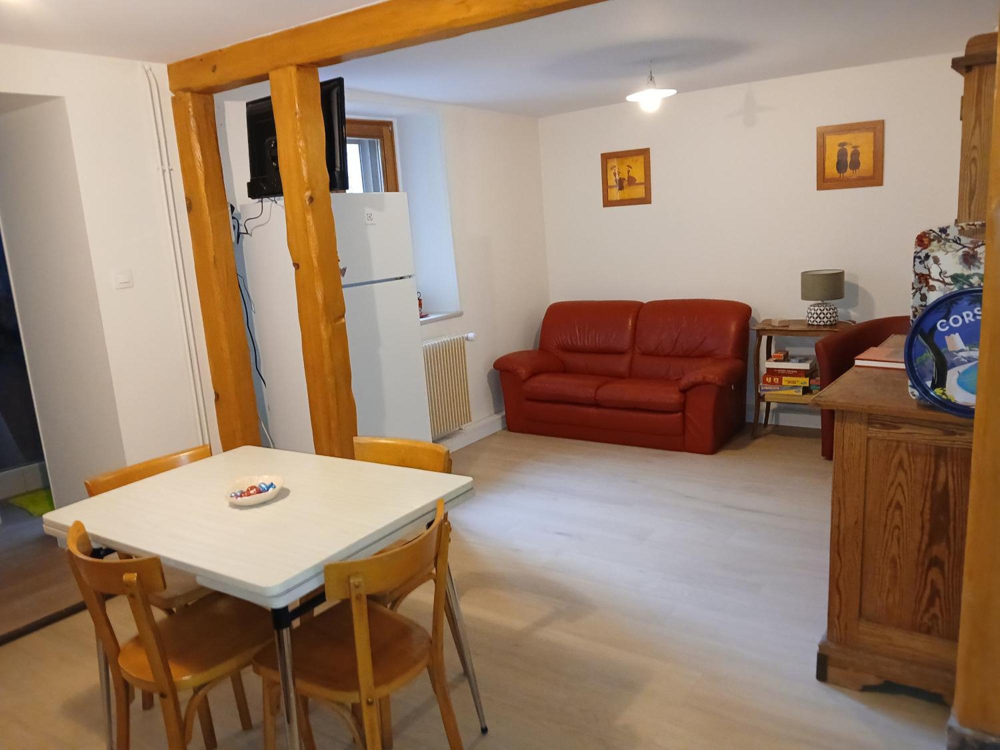 Charmant Petit Appartement Avec Bel Exterieur. Сент-Амарен Номер фото